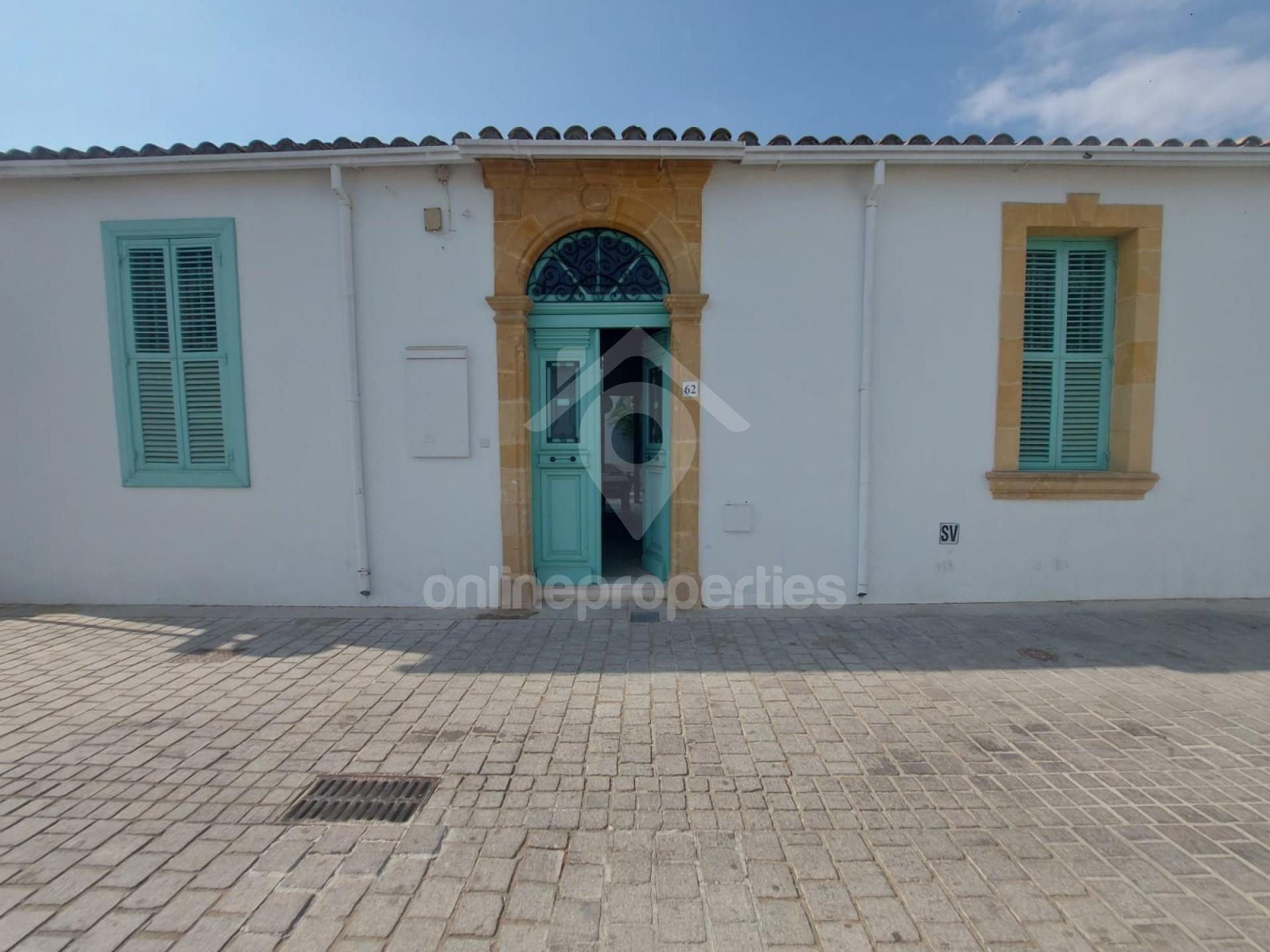 To change image, hover mouse over thumbnails below