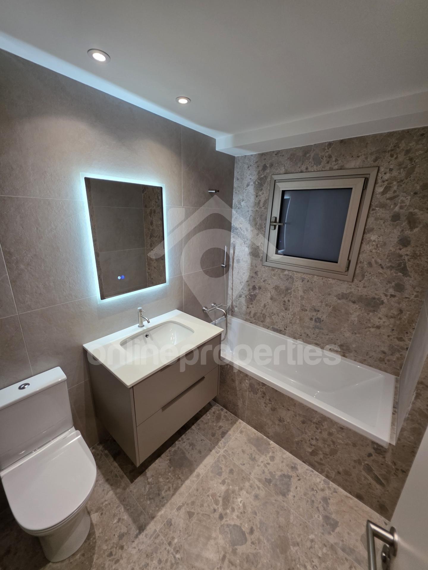 To change image, hover mouse over thumbnails below