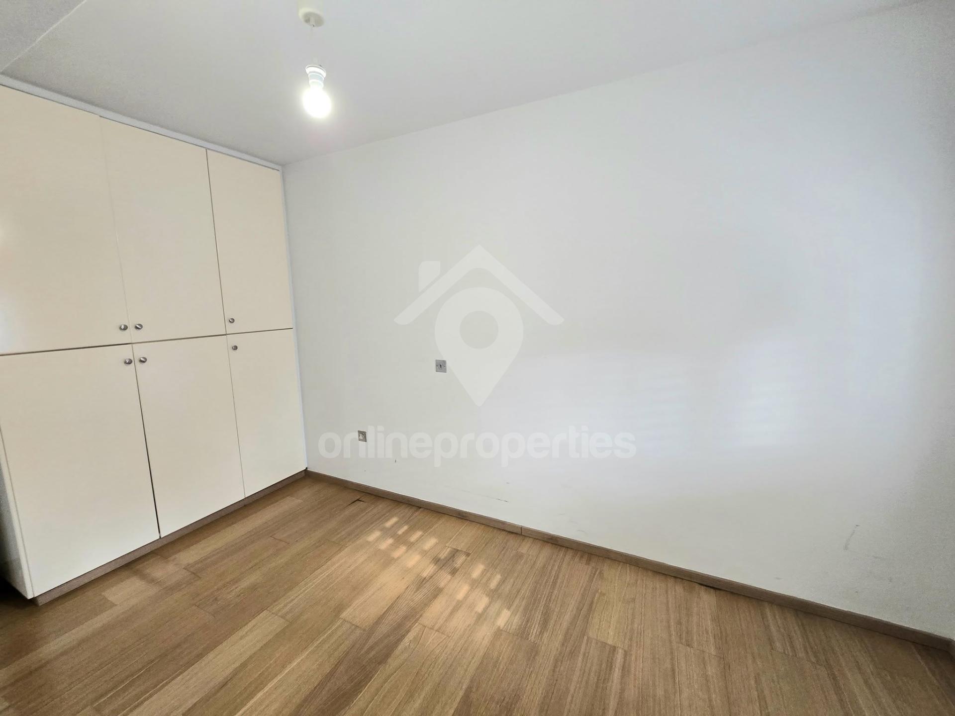 To change image, hover mouse over thumbnails below