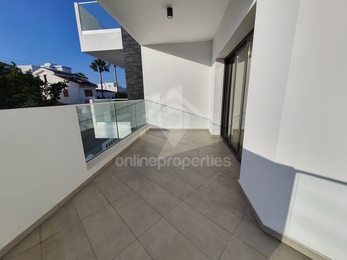 To change image, hover mouse over thumbnails below