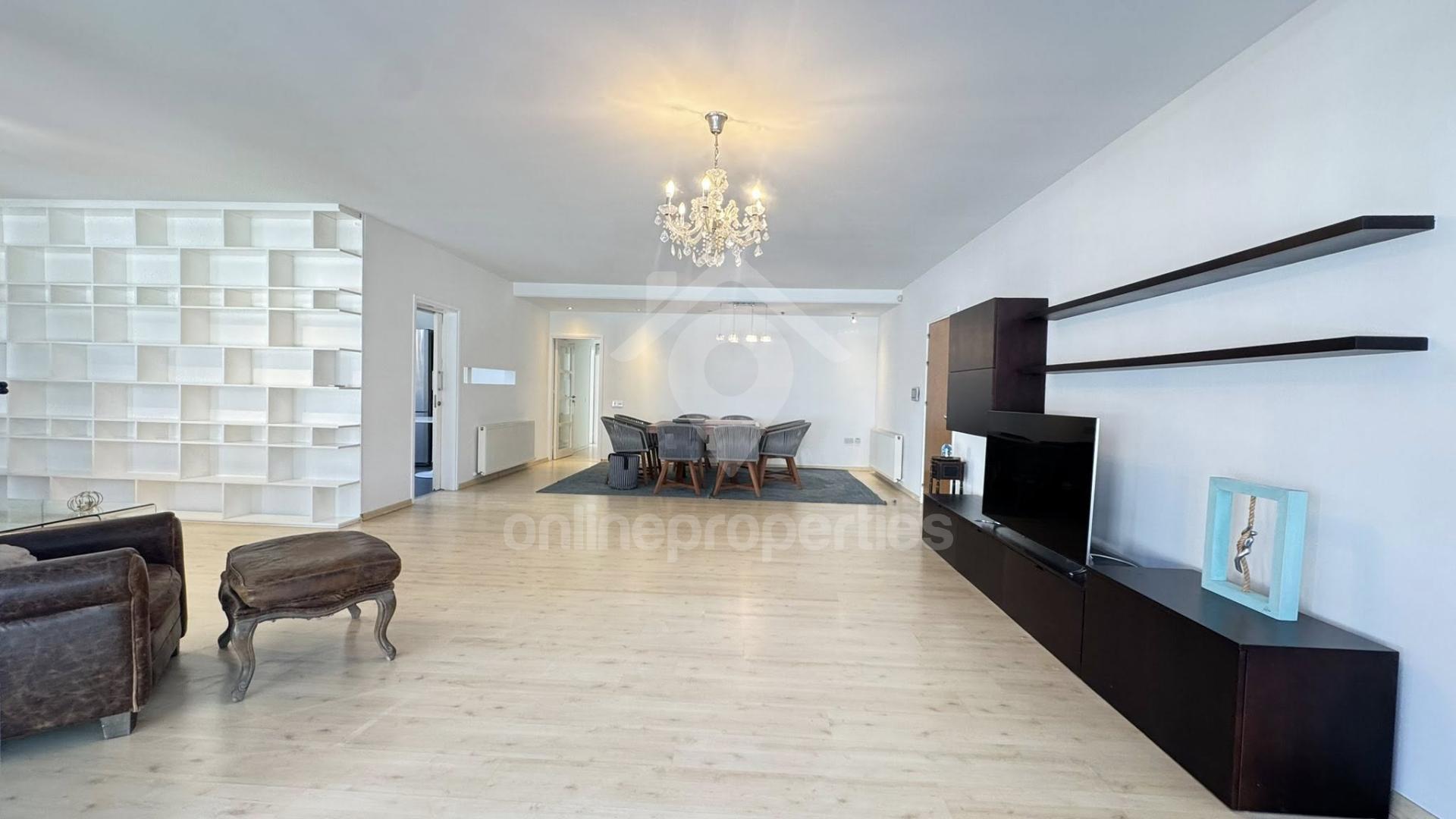 To change image, hover mouse over thumbnails below