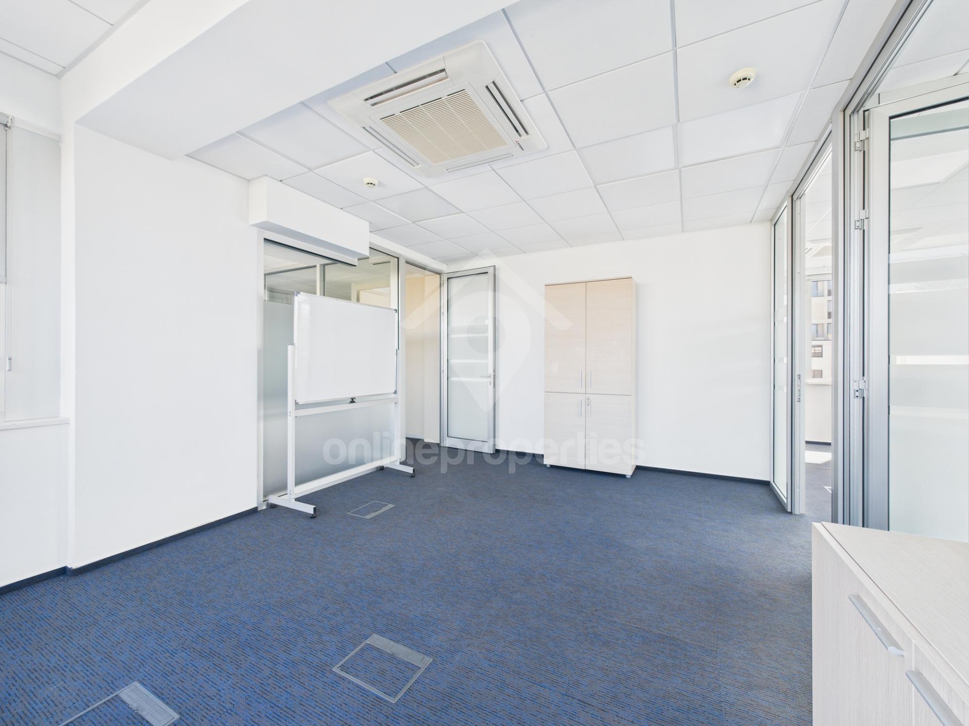 To change image, hover mouse over thumbnails below