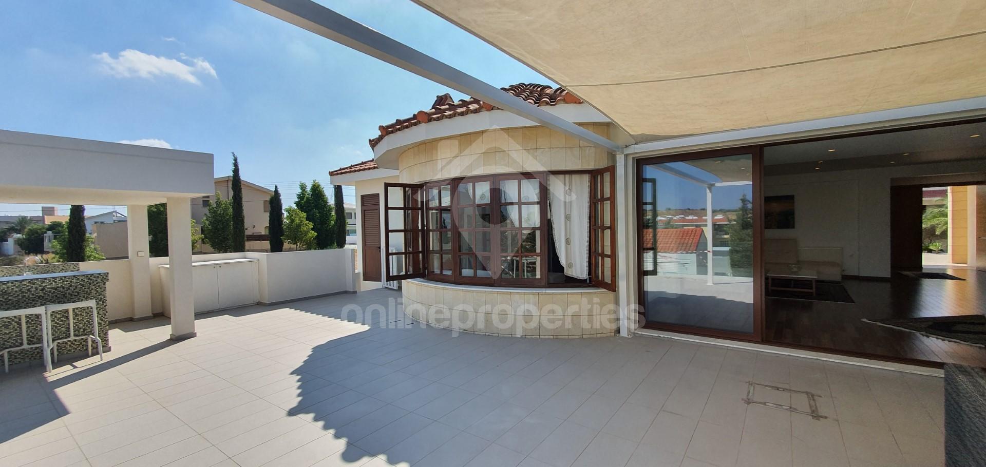 To change image, hover mouse over thumbnails below