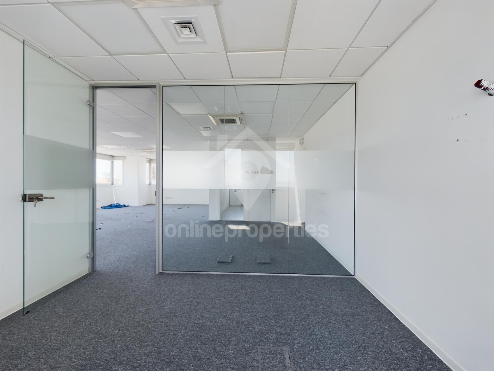 To change image, hover mouse over thumbnails below