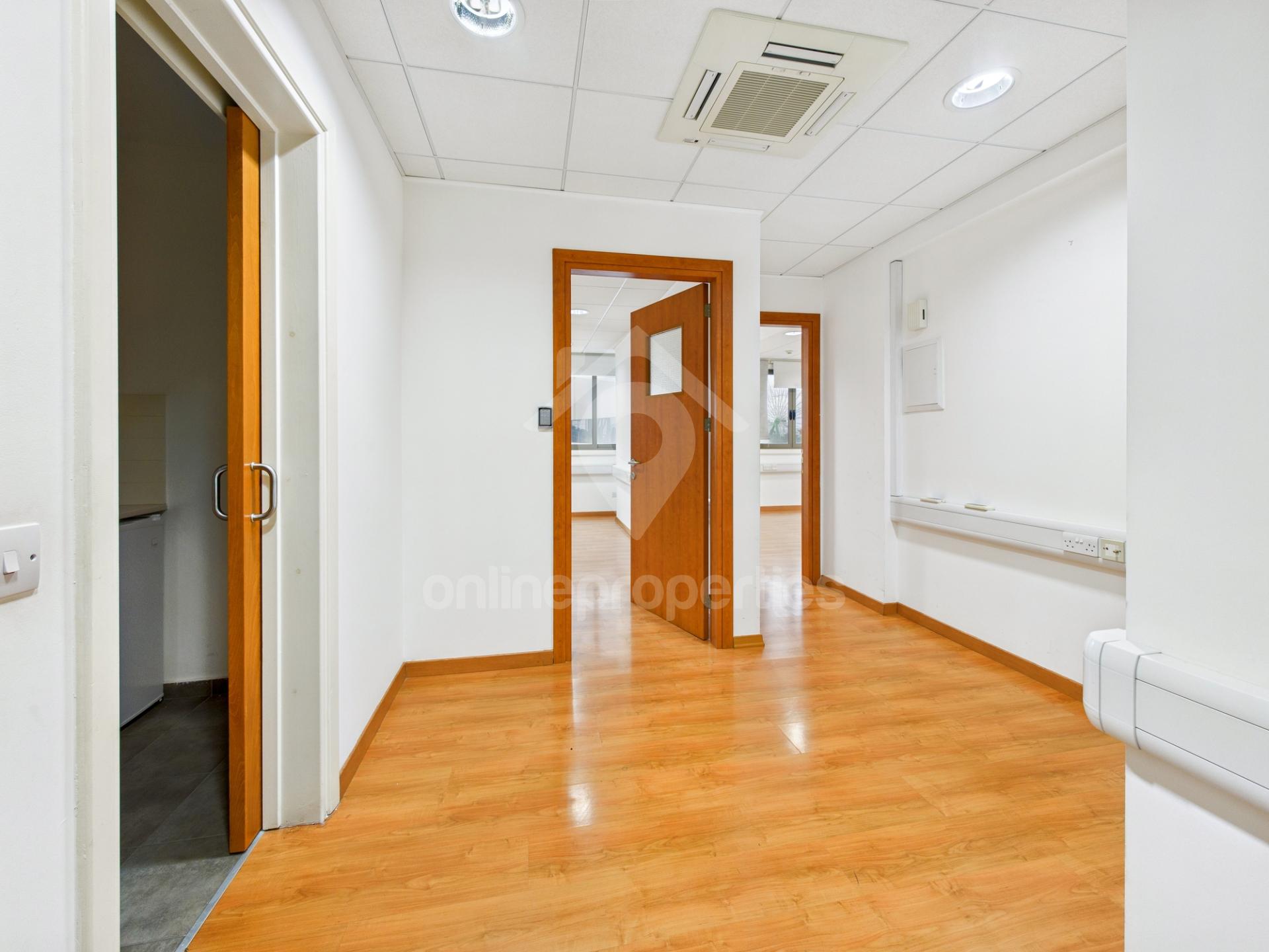 To change image, hover mouse over thumbnails below