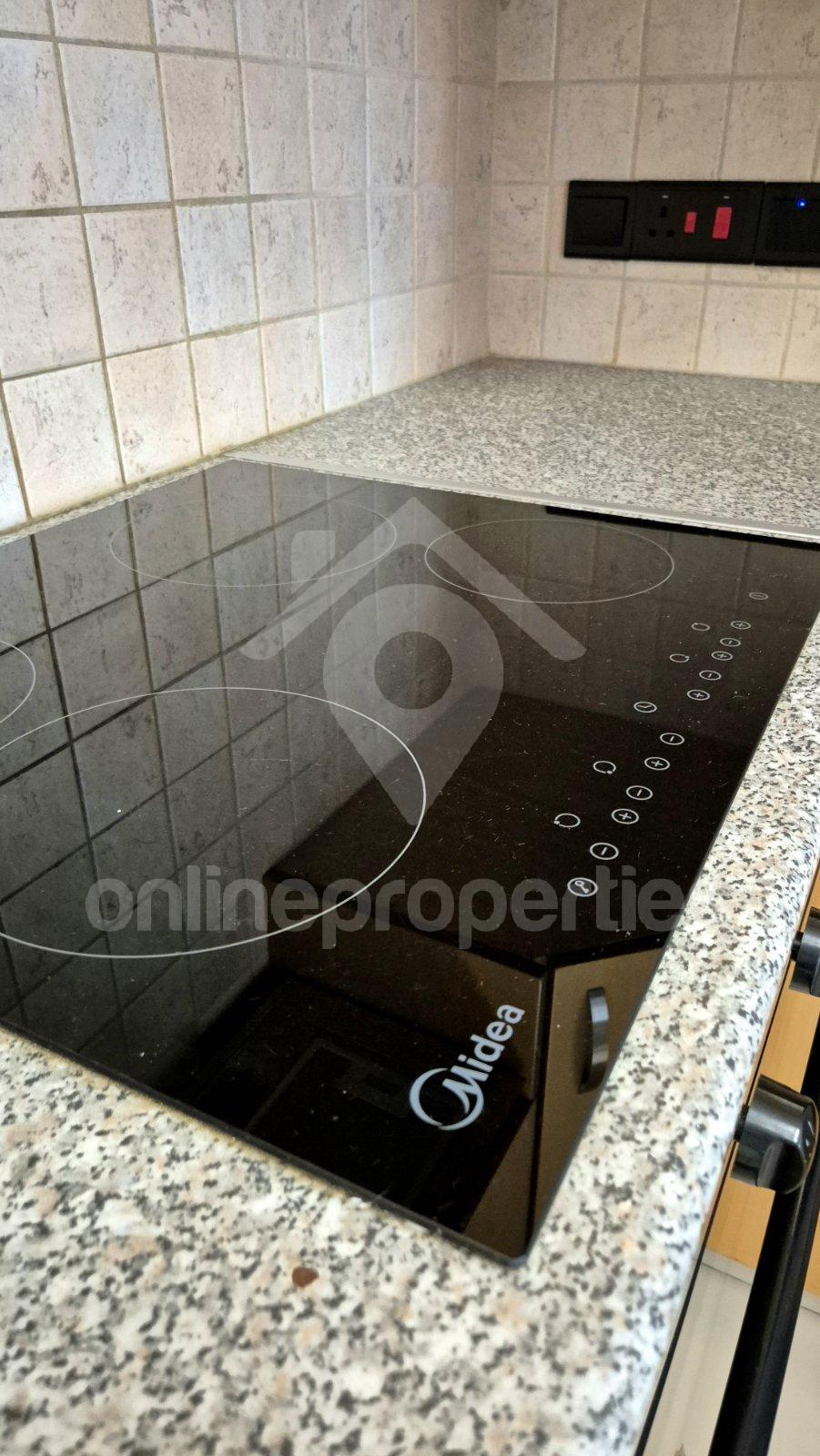 To change image, hover mouse over thumbnails below