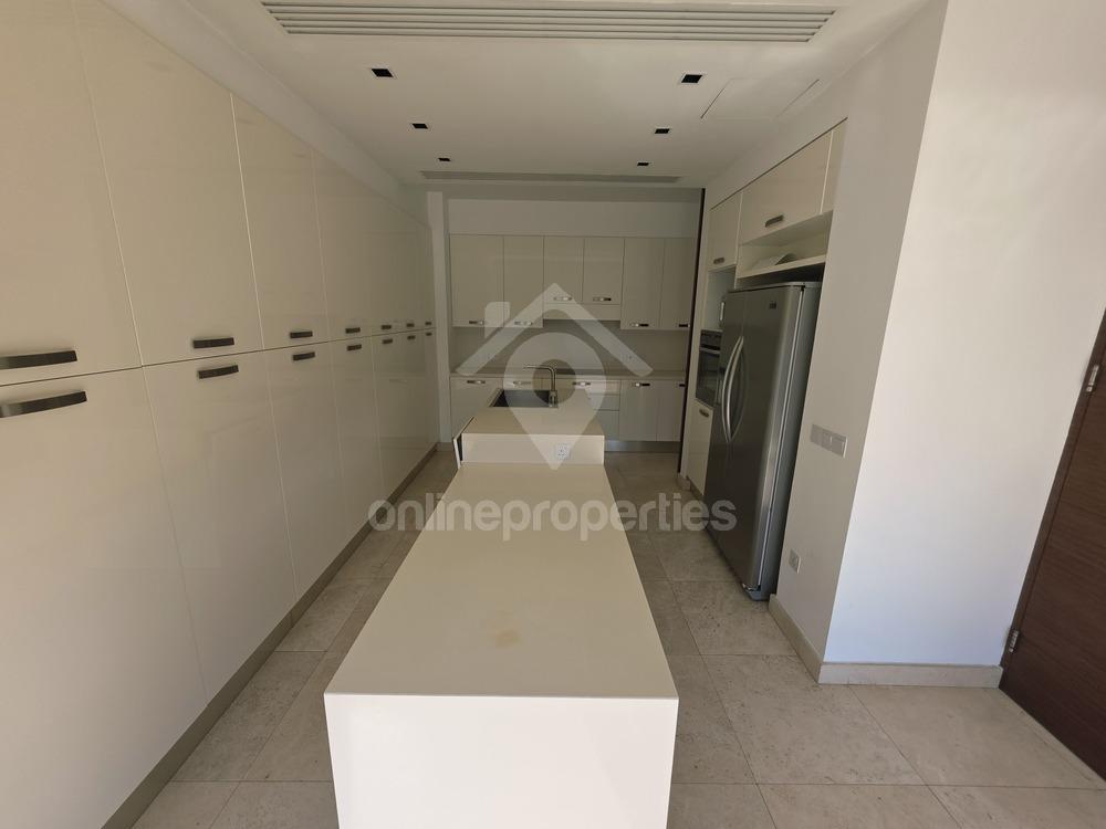 To change image, hover mouse over thumbnails below