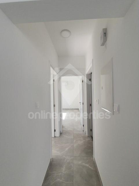 To change image, hover mouse over thumbnails below