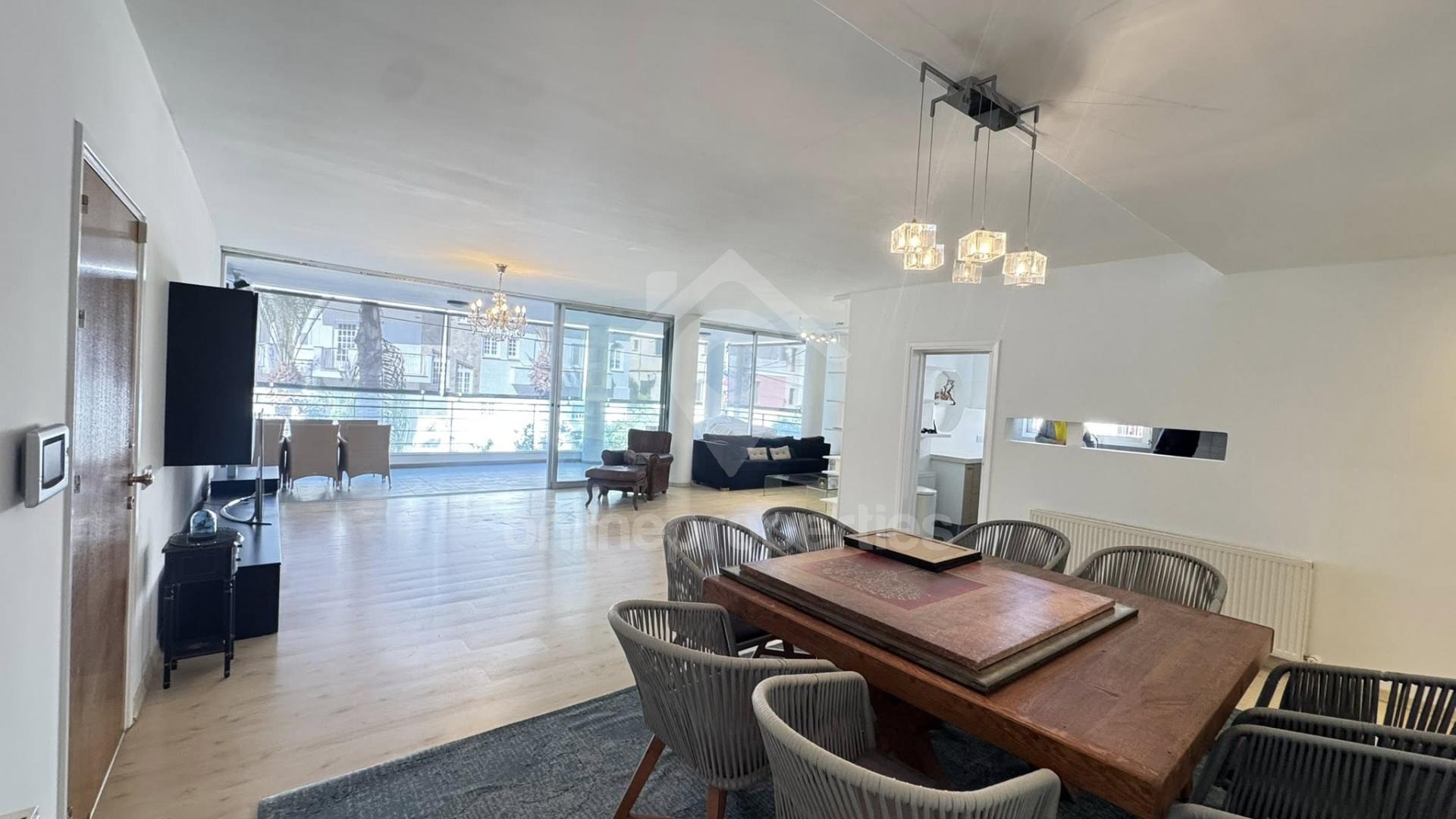 To change image, hover mouse over thumbnails below