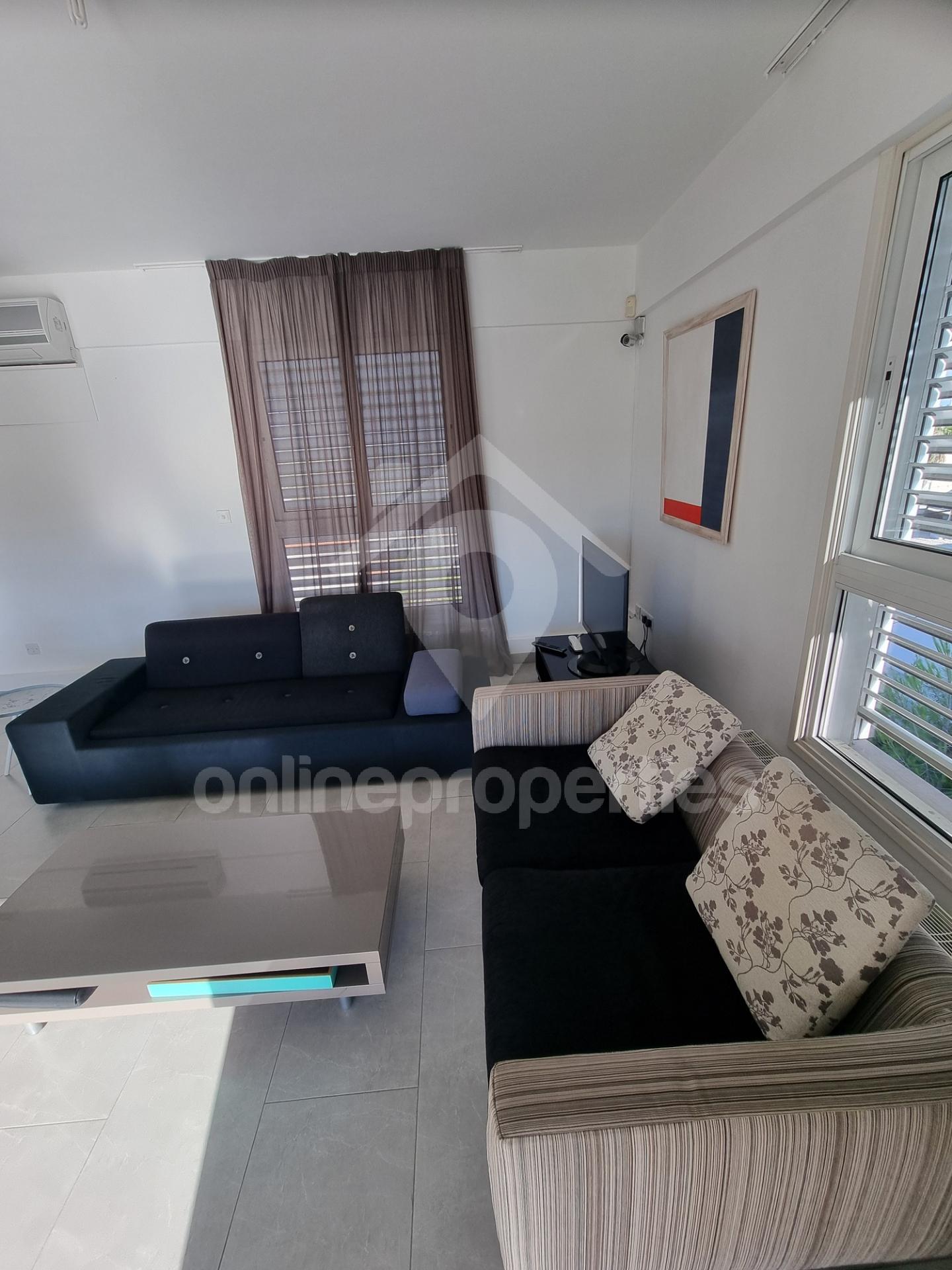 To change image, hover mouse over thumbnails below