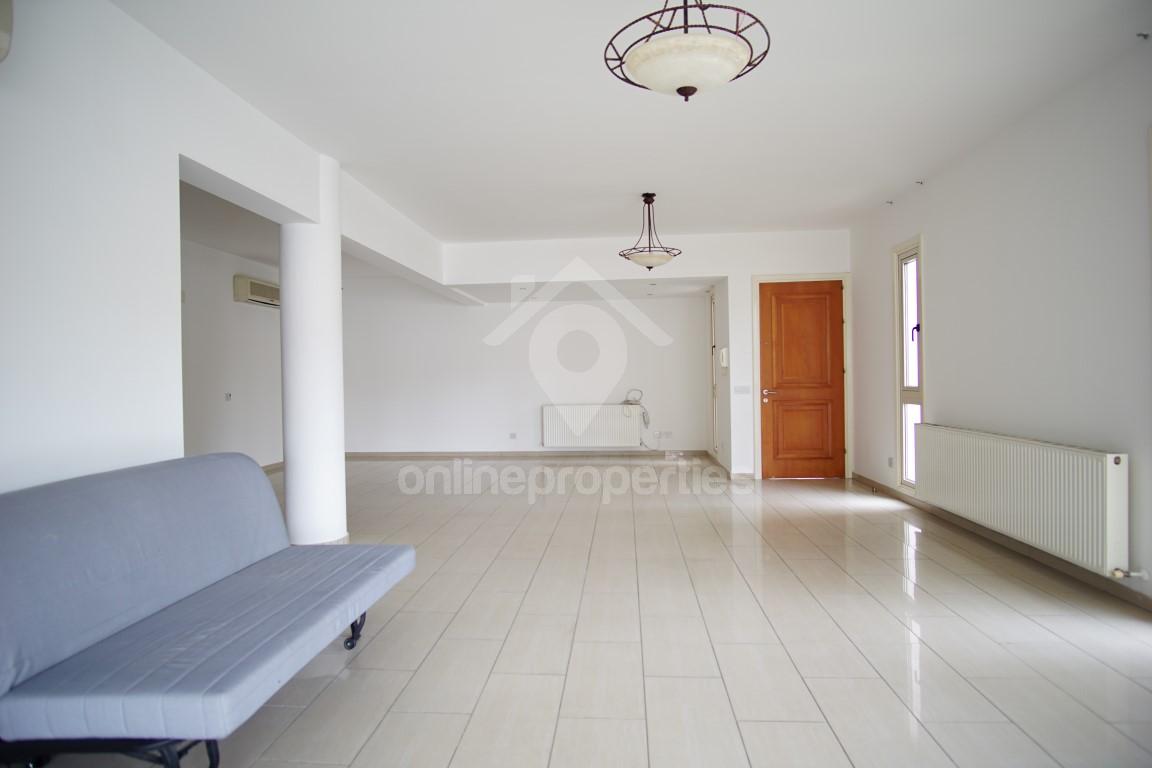 To change image, hover mouse over thumbnails below