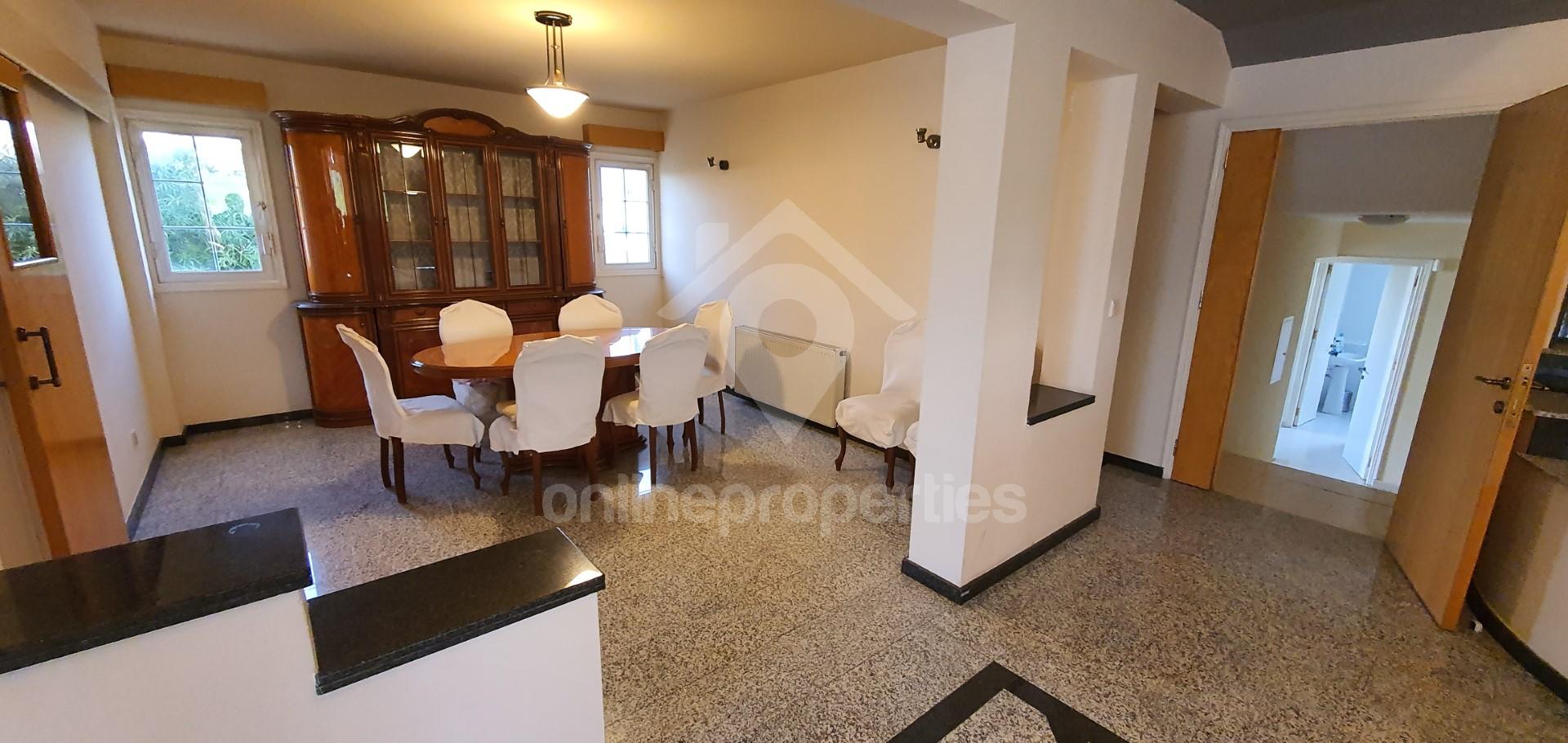 To change image, hover mouse over thumbnails below