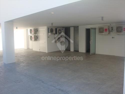 To change image, hover mouse over thumbnails below