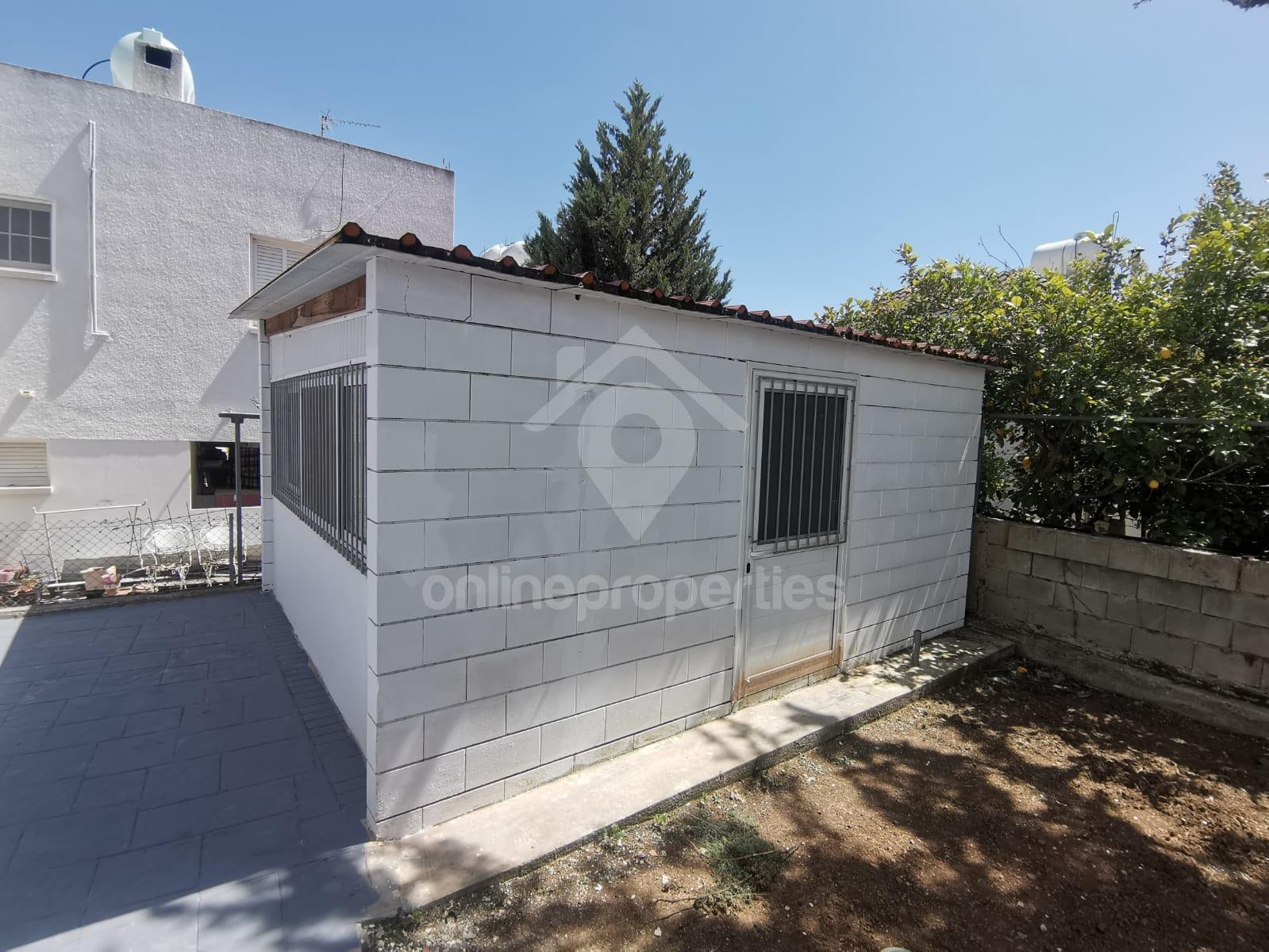 To change image, hover mouse over thumbnails below