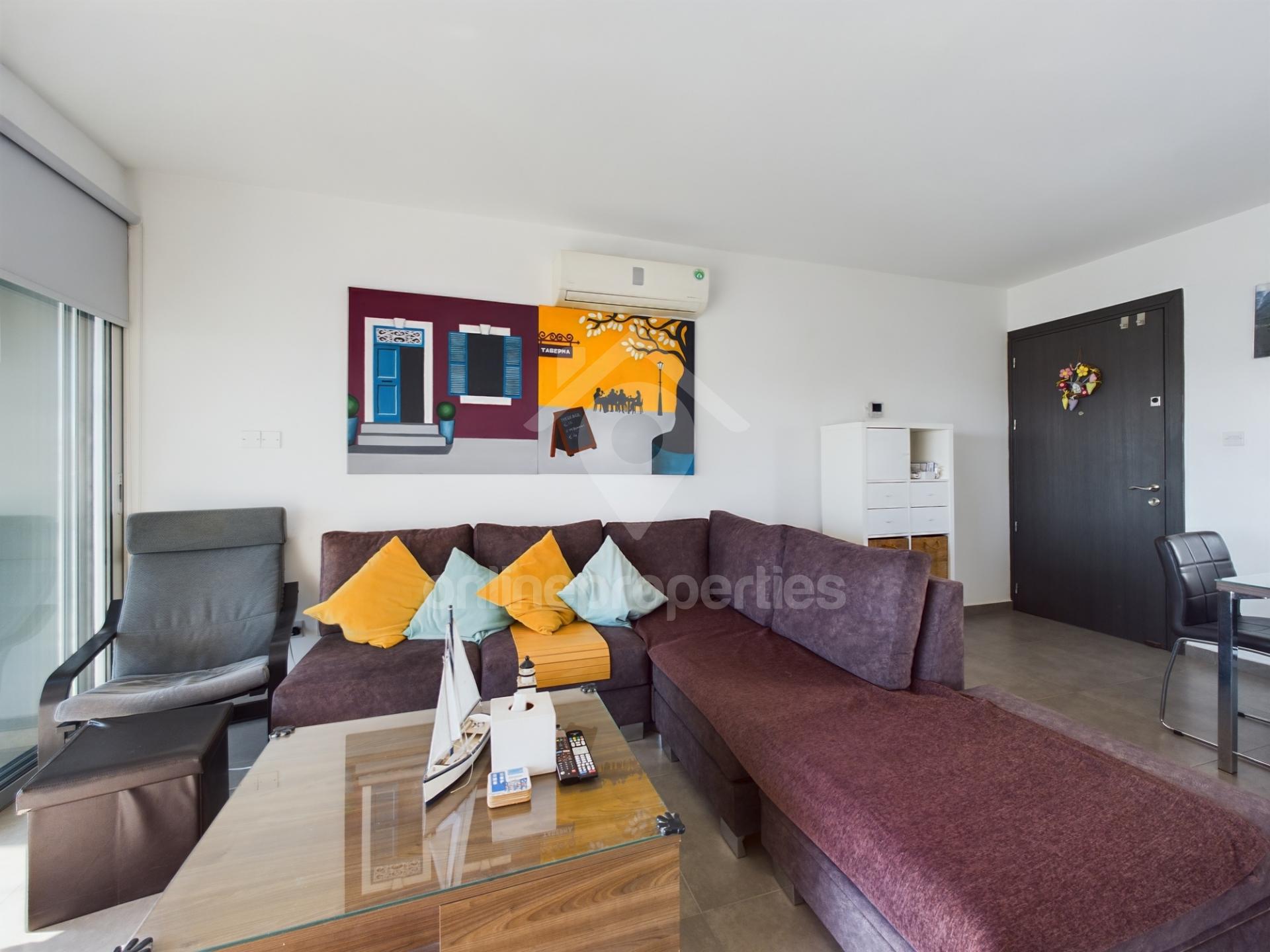 To change image, hover mouse over thumbnails below