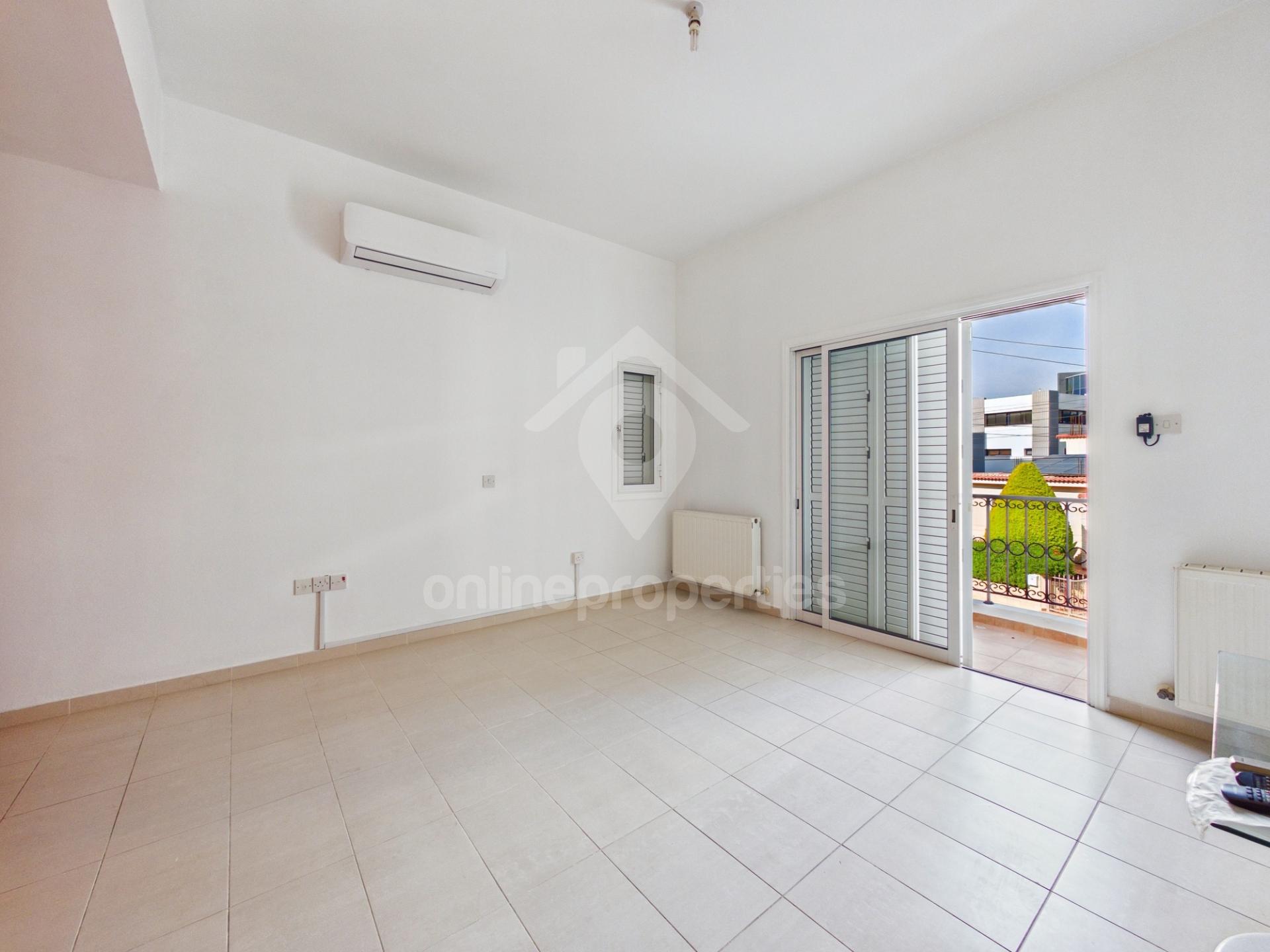 To change image, hover mouse over thumbnails below