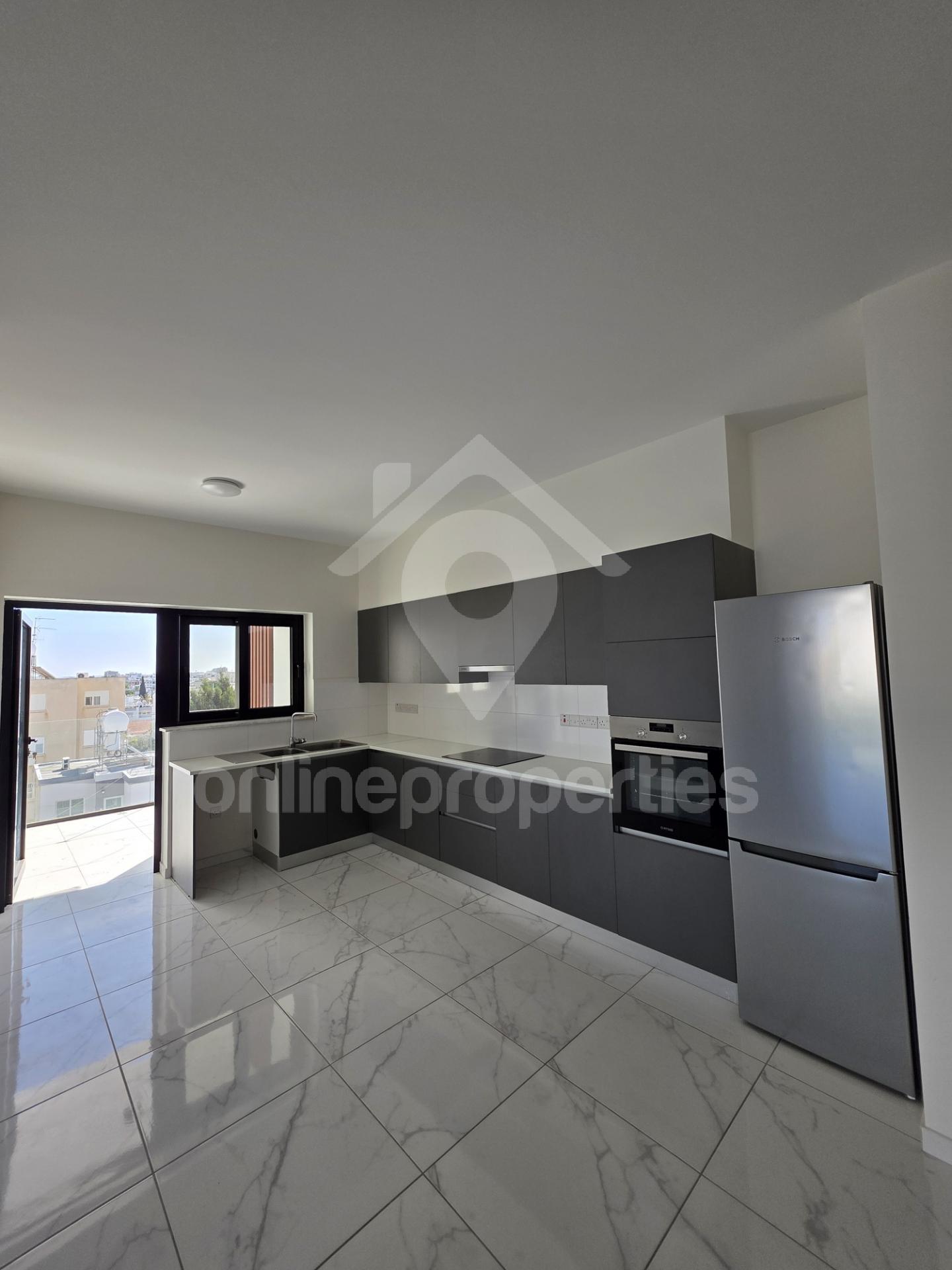 To change image, hover mouse over thumbnails below