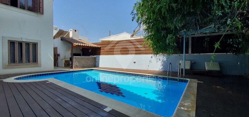 To change image, hover mouse over thumbnails below