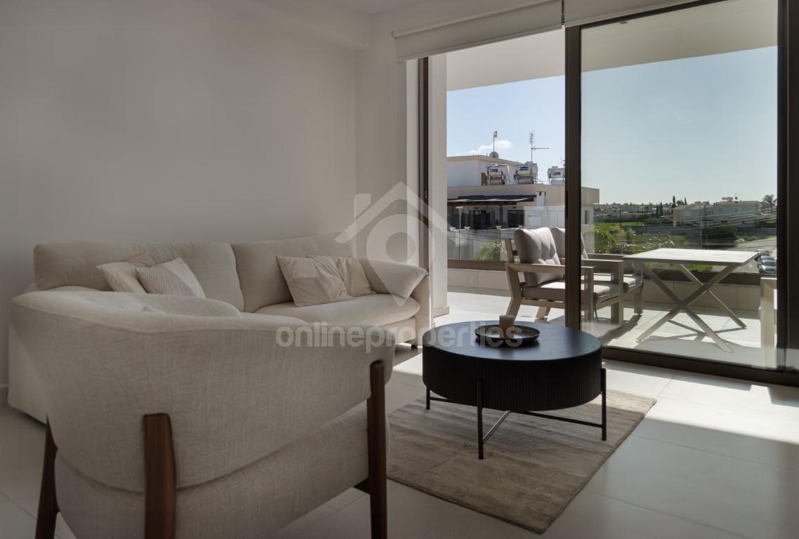 To change image, hover mouse over thumbnails below