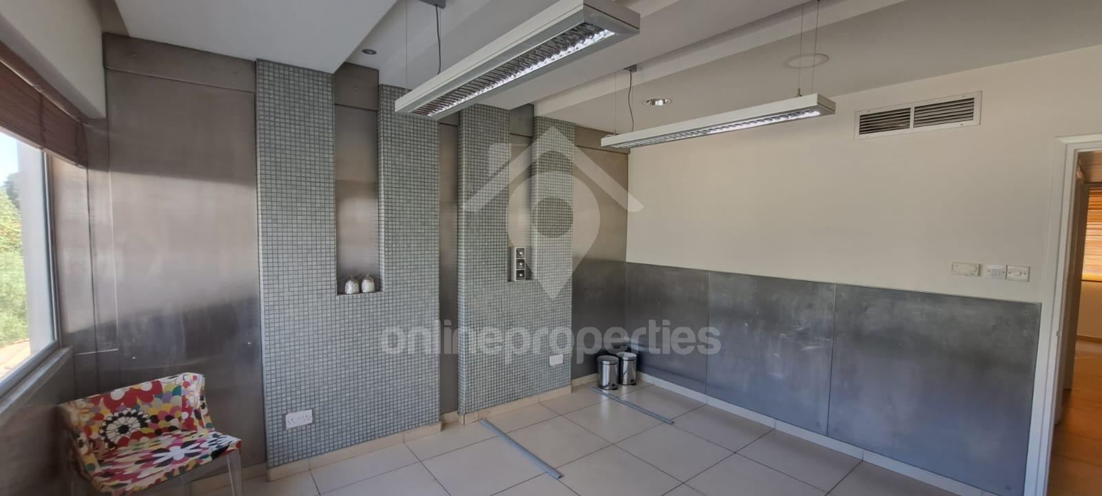 To change image, hover mouse over thumbnails below