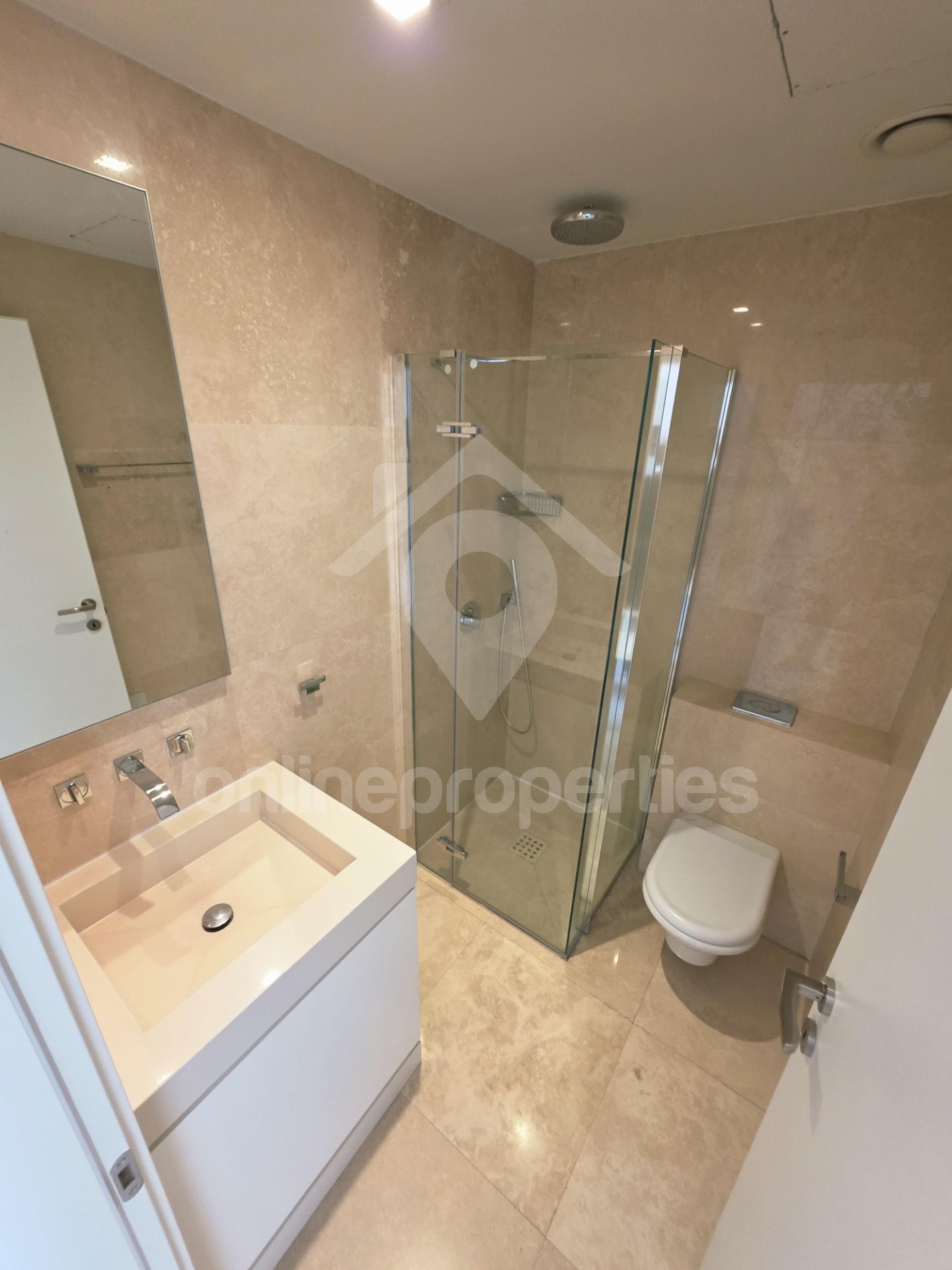 To change image, hover mouse over thumbnails below