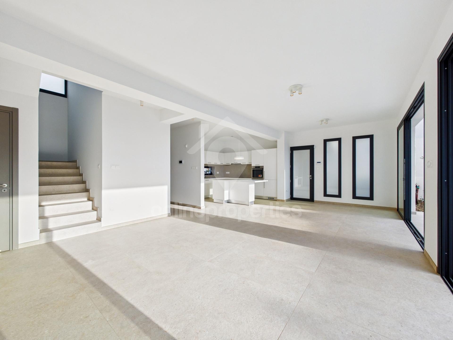 To change image, hover mouse over thumbnails below