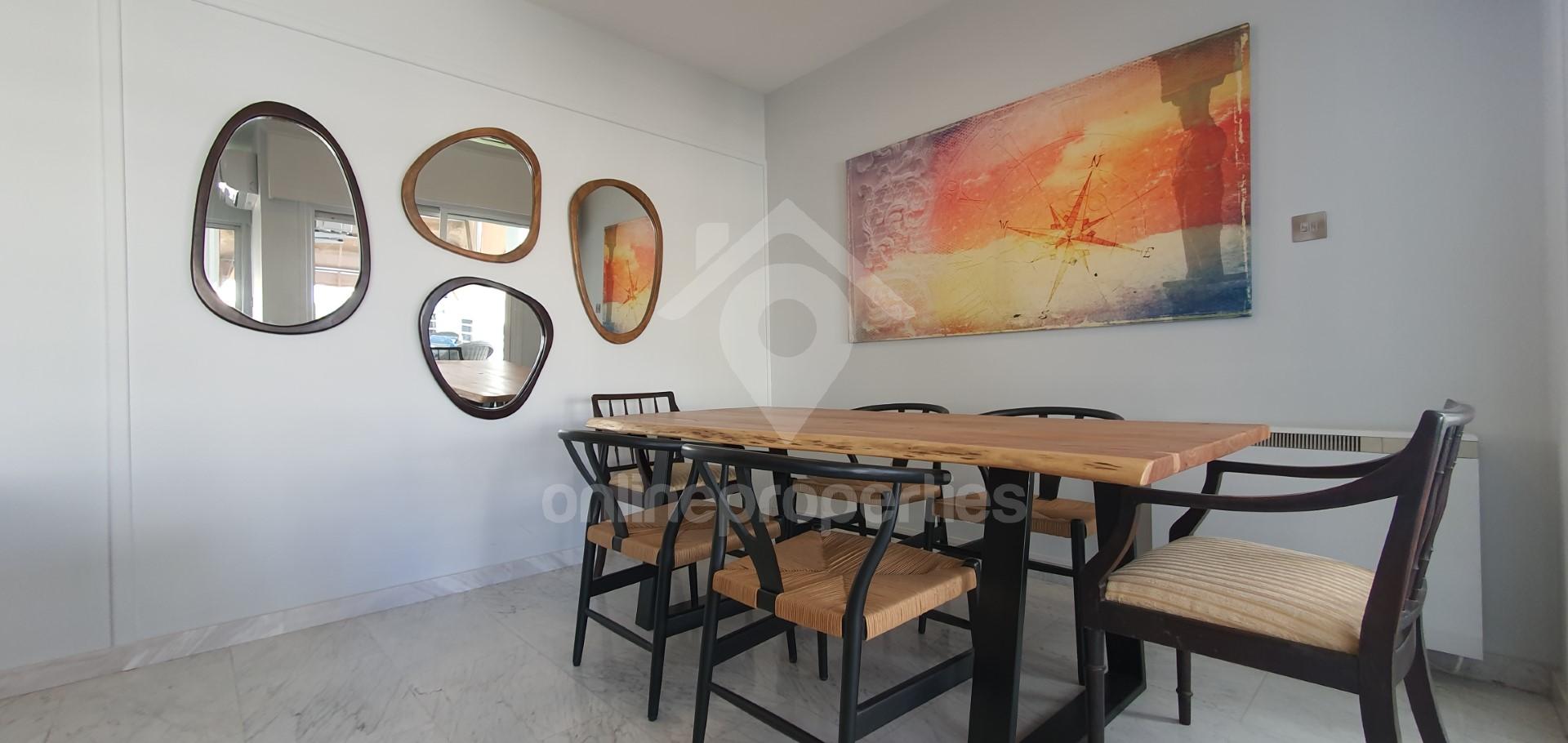 To change image, hover mouse over thumbnails below