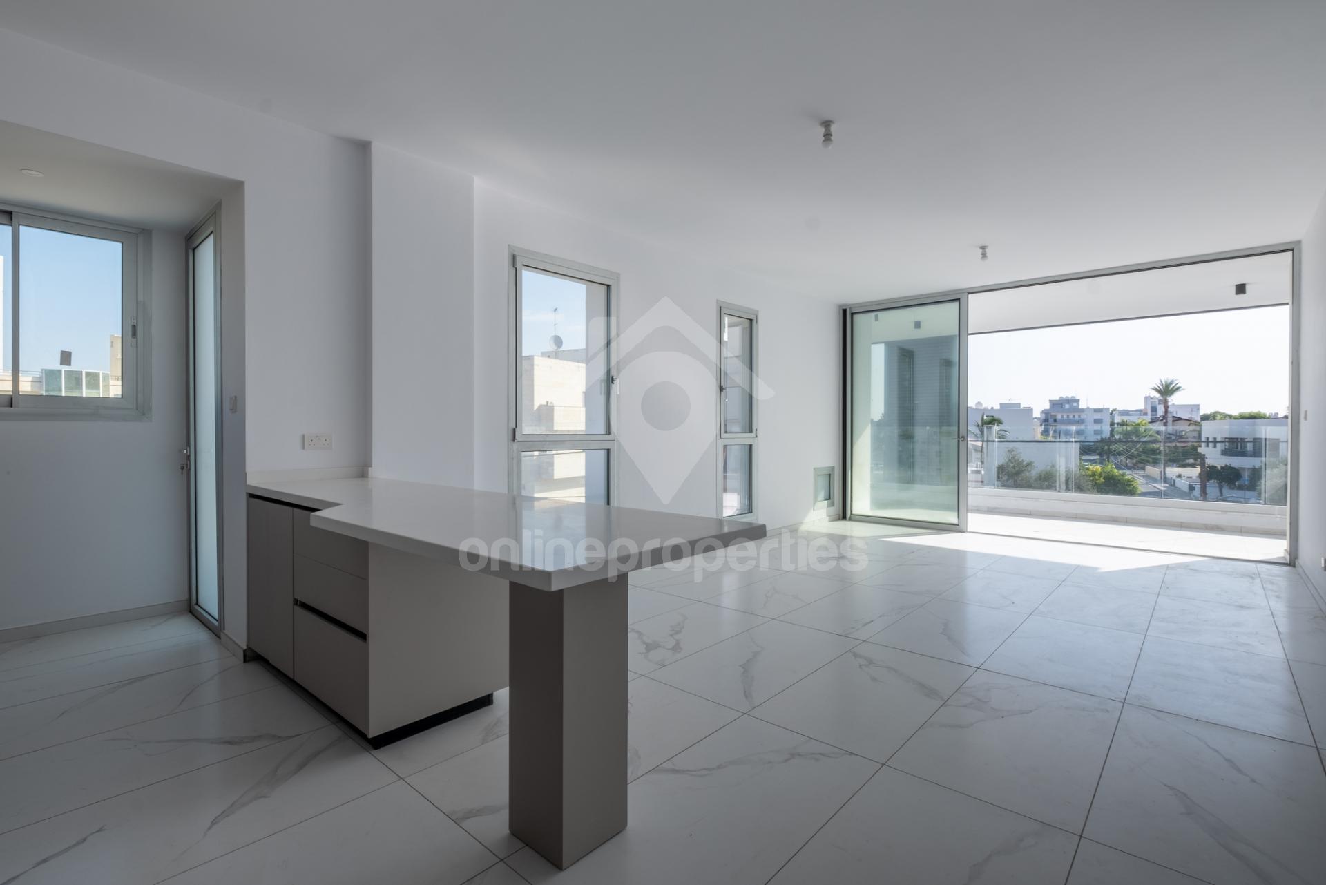 To change image, hover mouse over thumbnails below