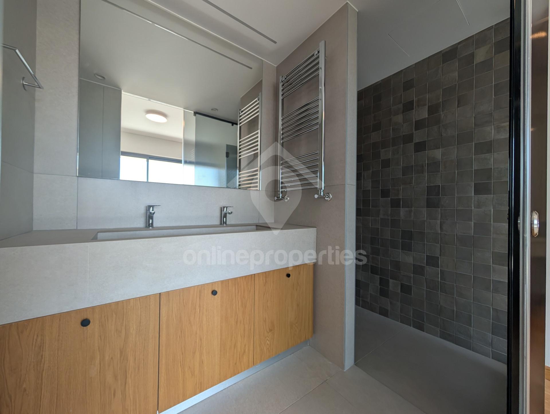 To change image, hover mouse over thumbnails below