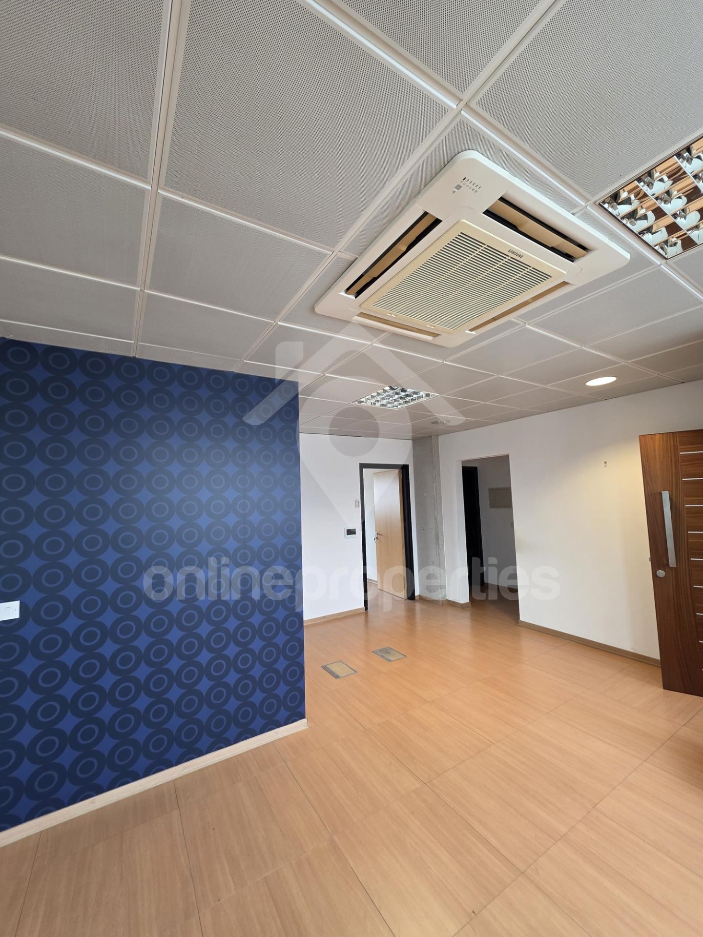 To change image, hover mouse over thumbnails below