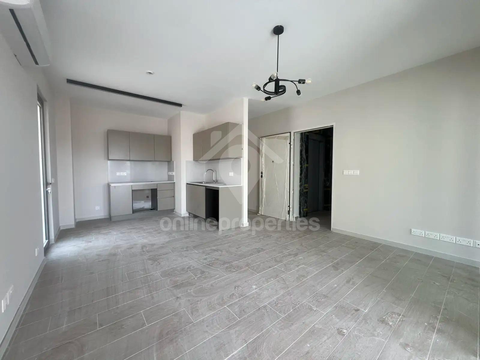 To change image, hover mouse over thumbnails below