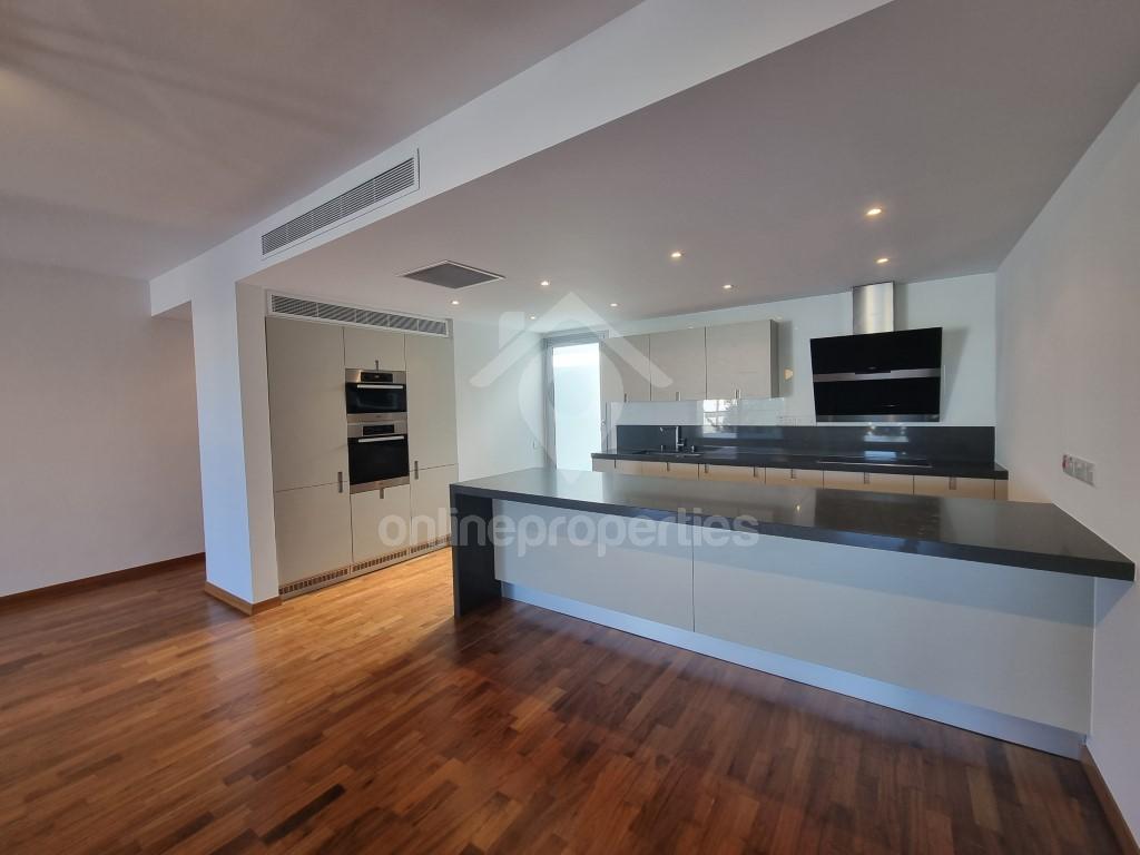 To change image, hover mouse over thumbnails below