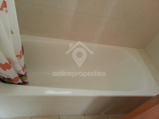 To change image, hover mouse over thumbnails below