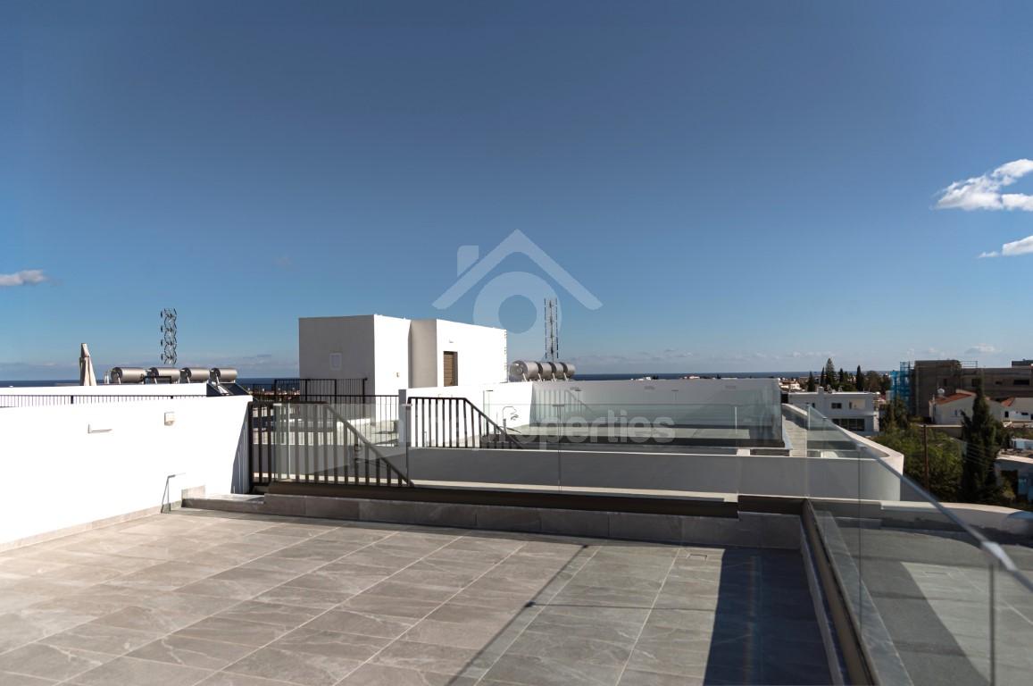 To change image, hover mouse over thumbnails below