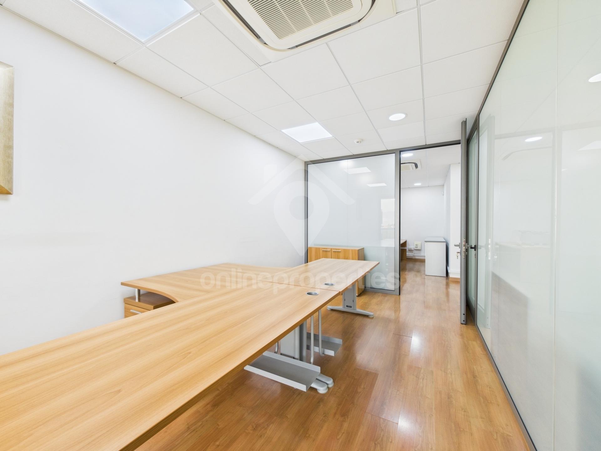 To change image, hover mouse over thumbnails below