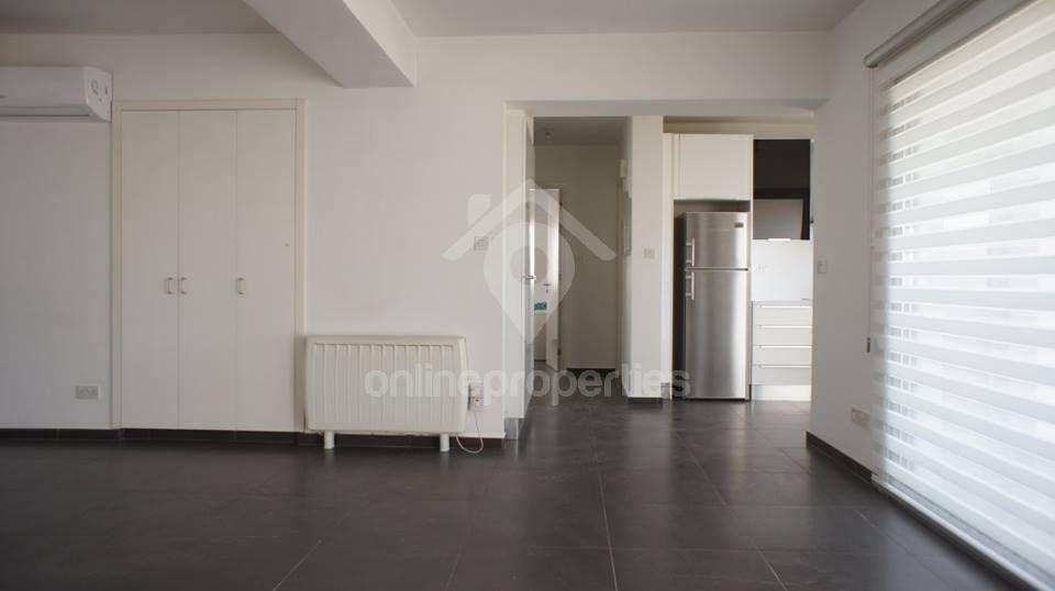 To change image, hover mouse over thumbnails below