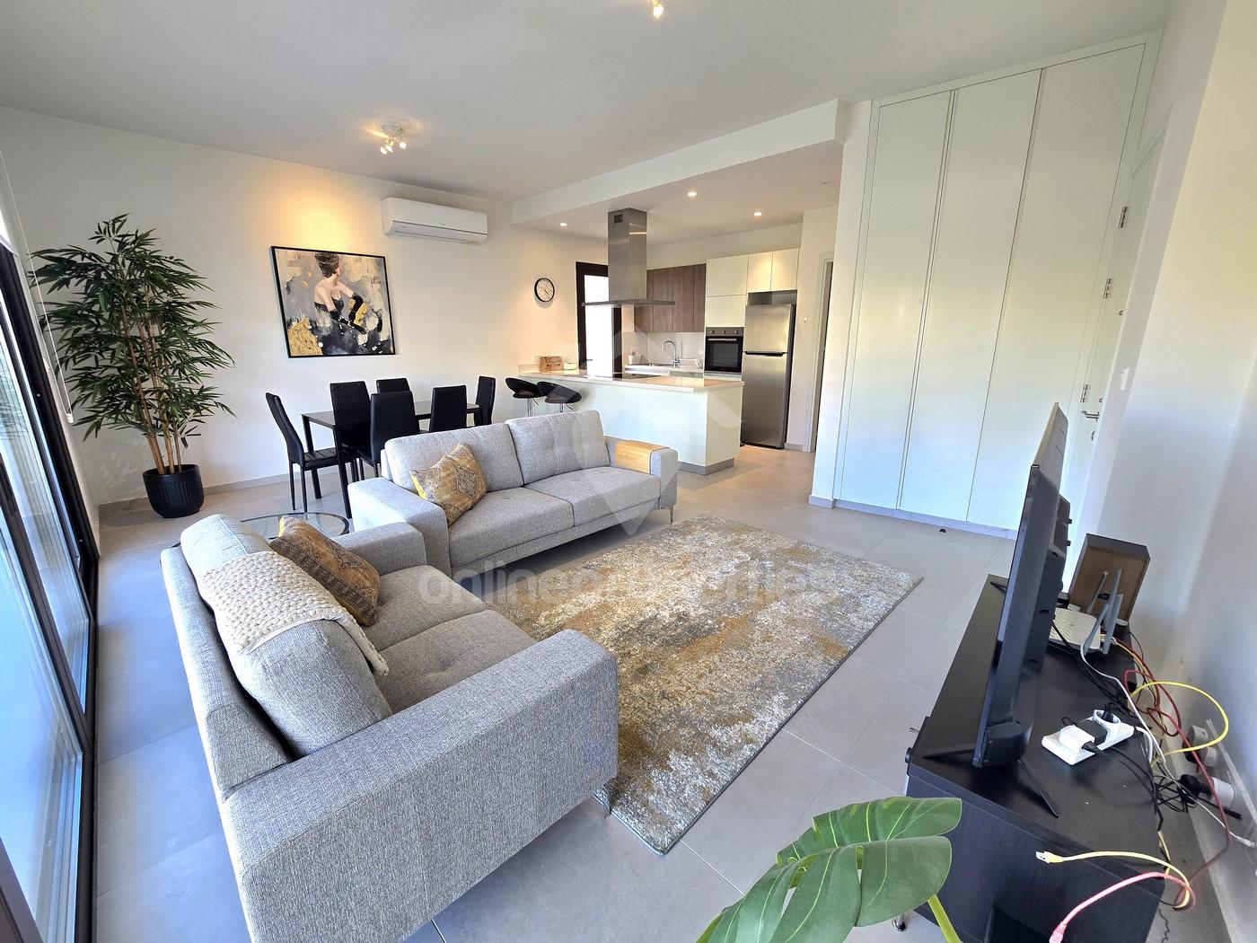 To change image, hover mouse over thumbnails below