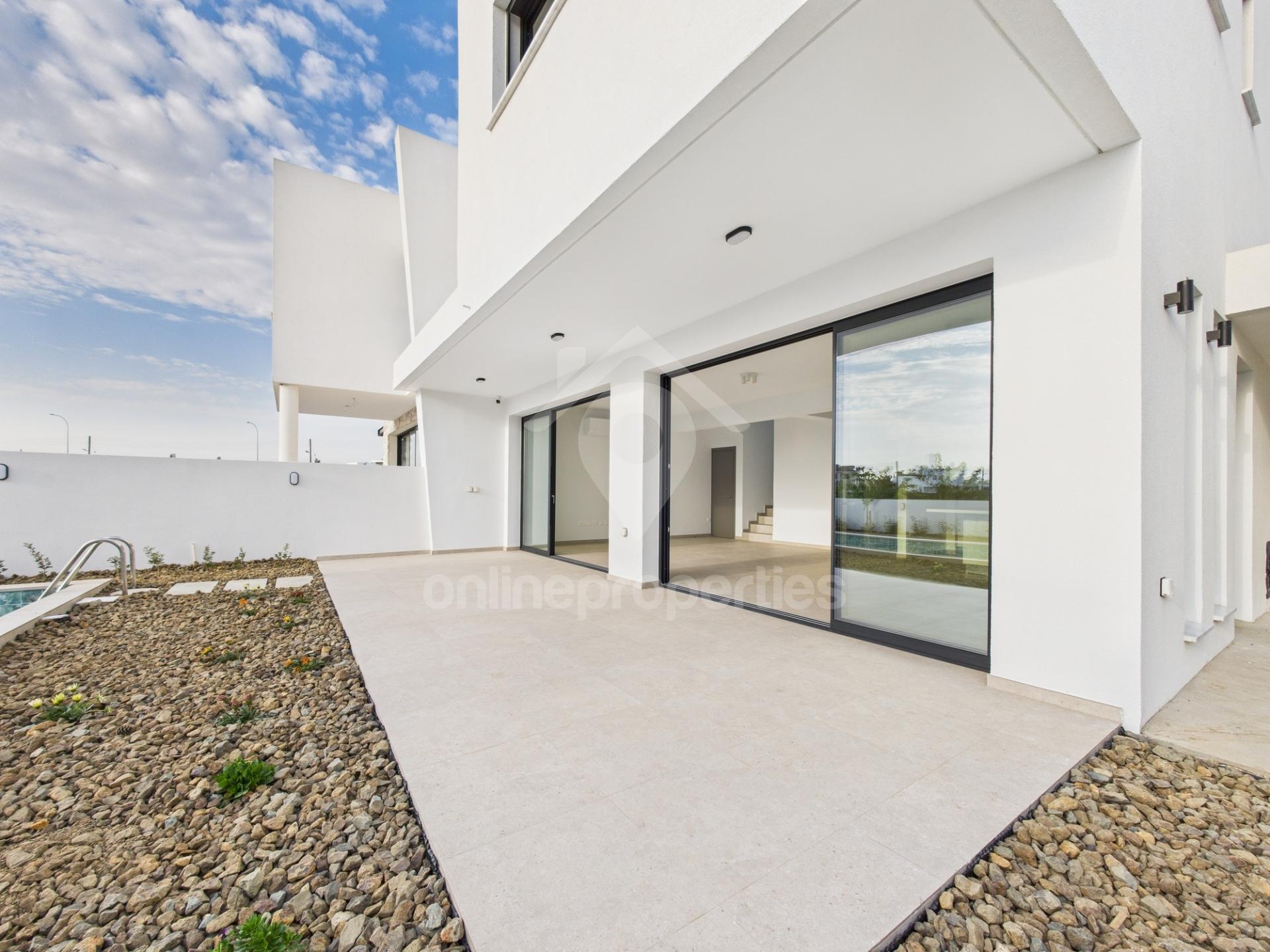 To change image, hover mouse over thumbnails below