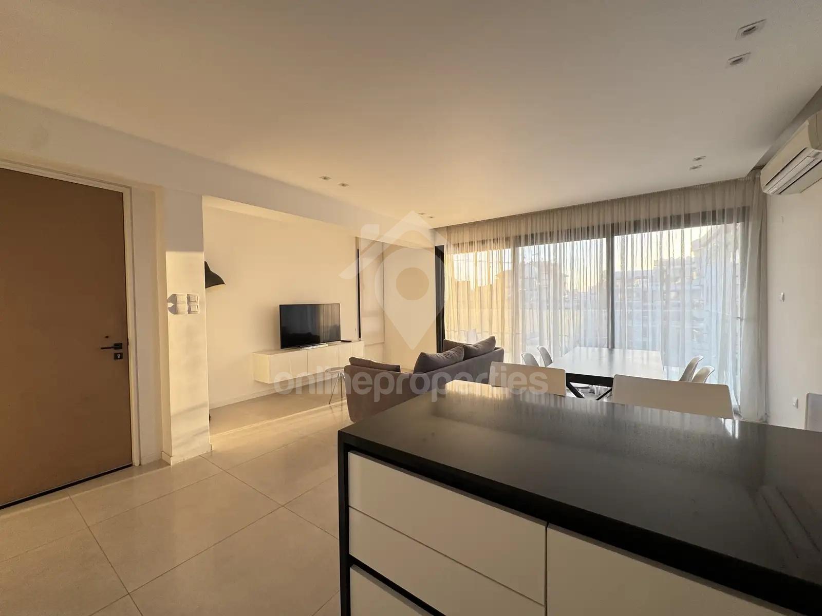 To change image, hover mouse over thumbnails below