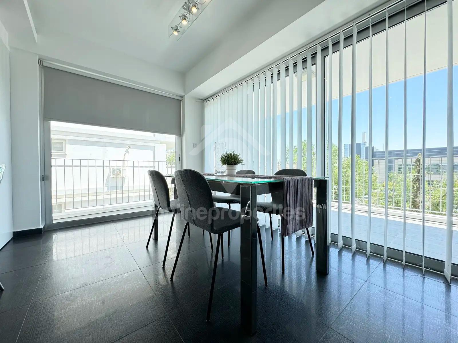 To change image, hover mouse over thumbnails below