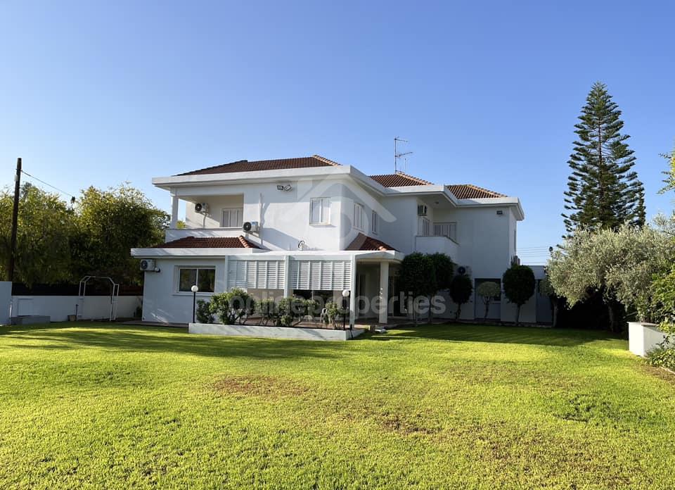 To change image, hover mouse over thumbnails below