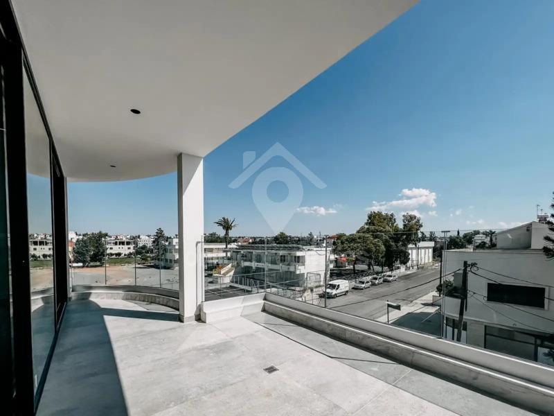 To change image, hover mouse over thumbnails below