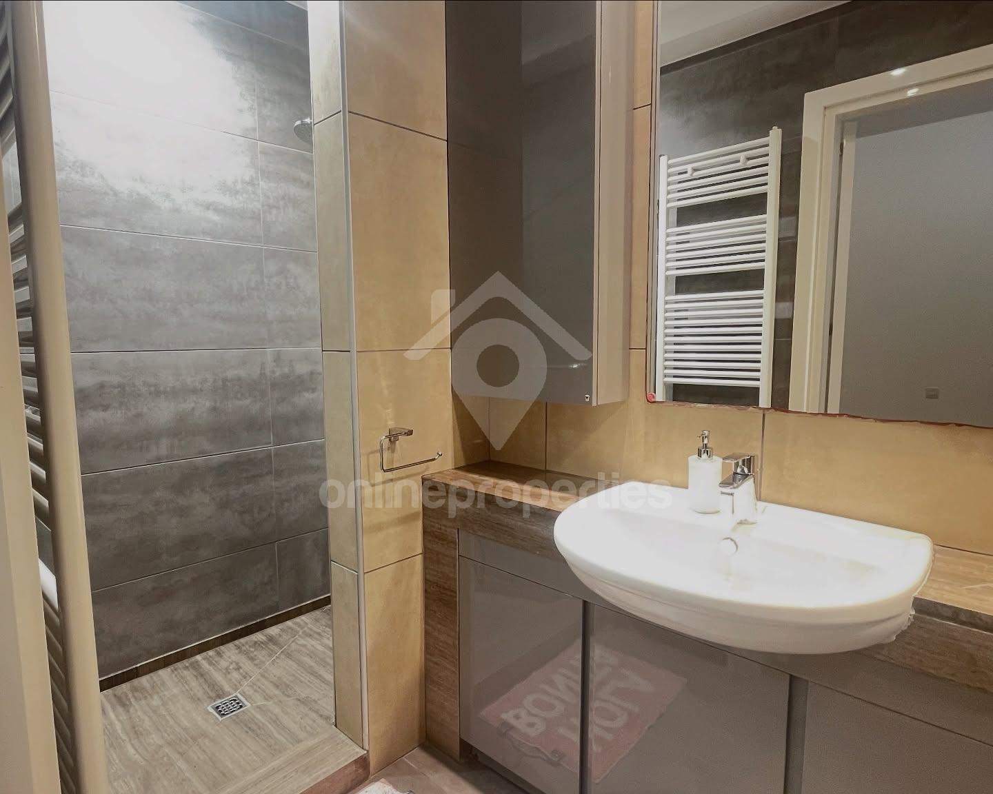 To change image, hover mouse over thumbnails below