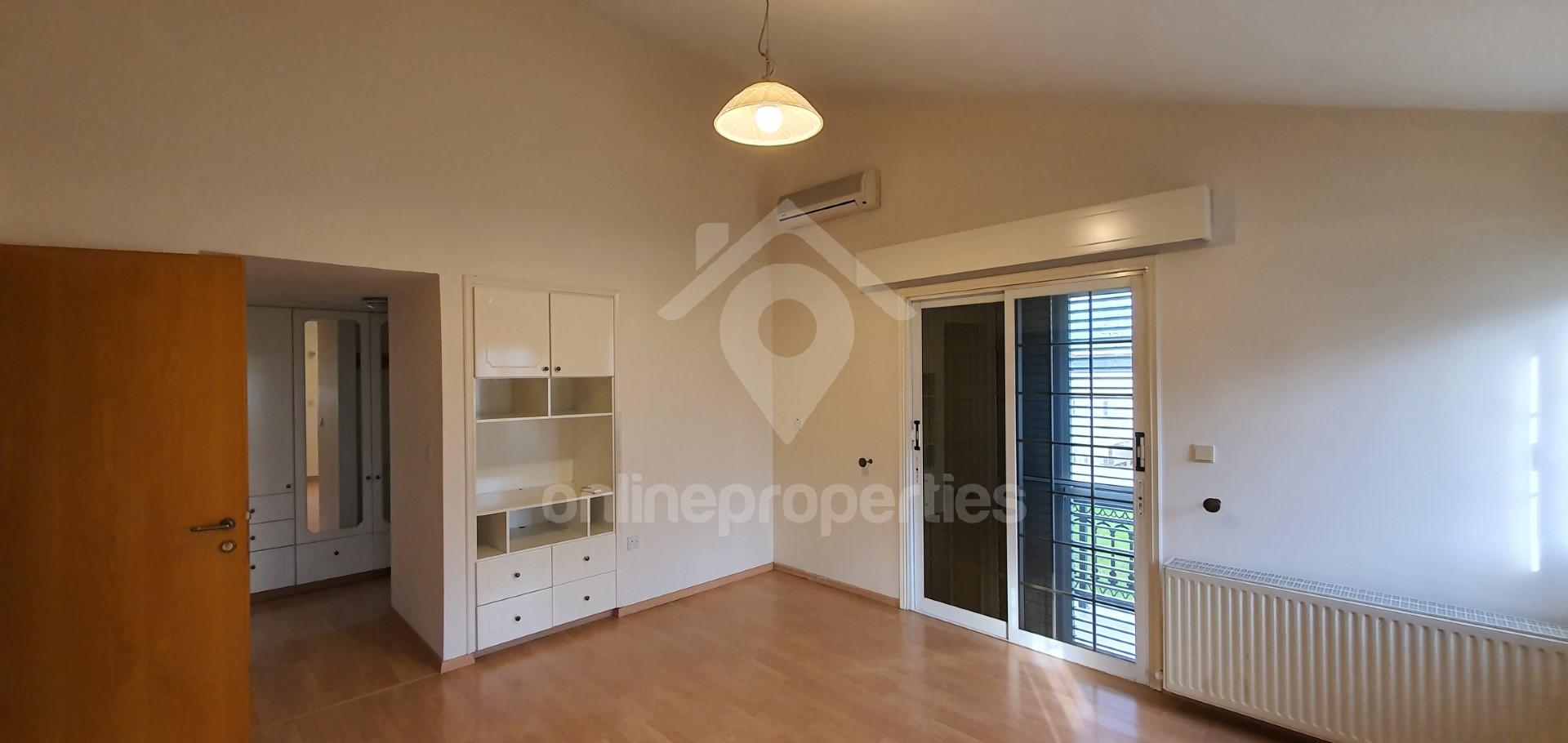 To change image, hover mouse over thumbnails below