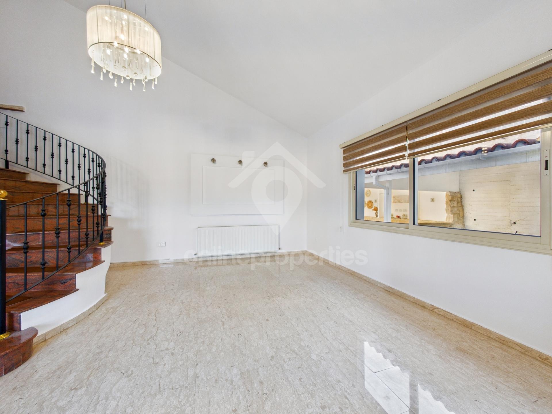 To change image, hover mouse over thumbnails below