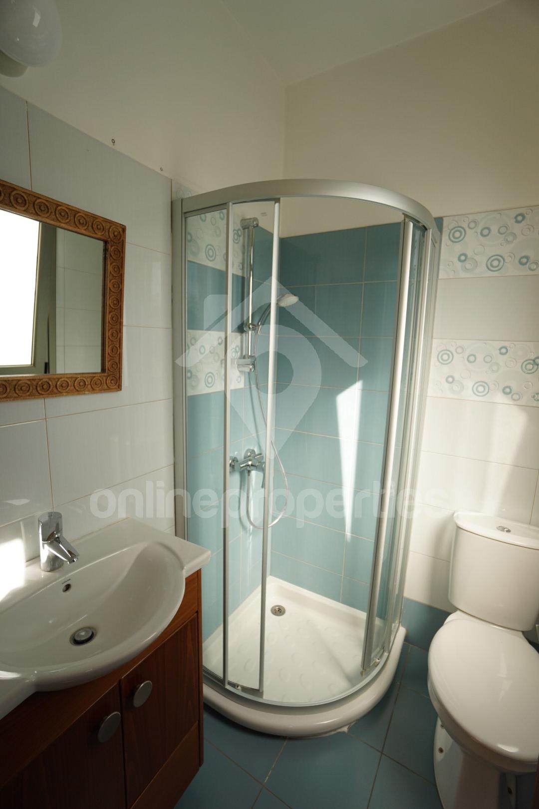 To change image, hover mouse over thumbnails below