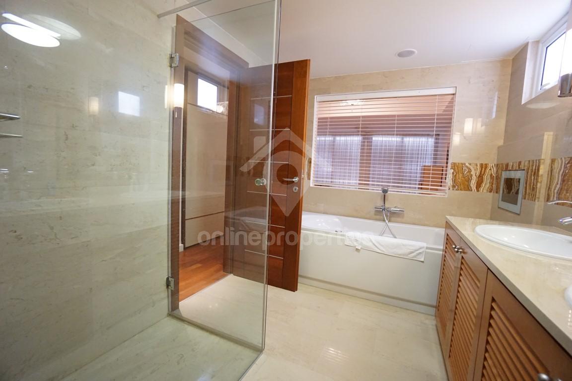 To change image, hover mouse over thumbnails below