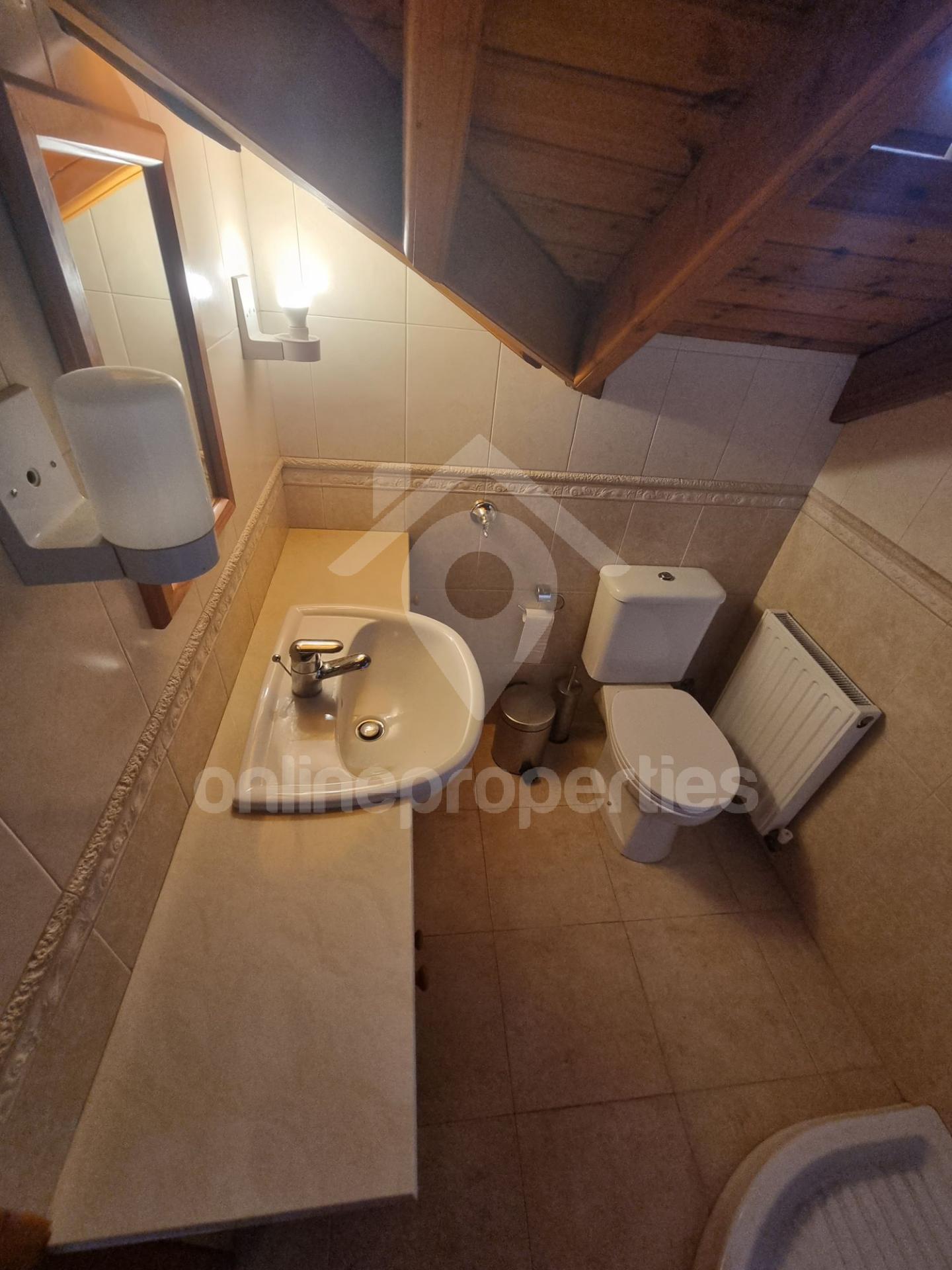 To change image, hover mouse over thumbnails below