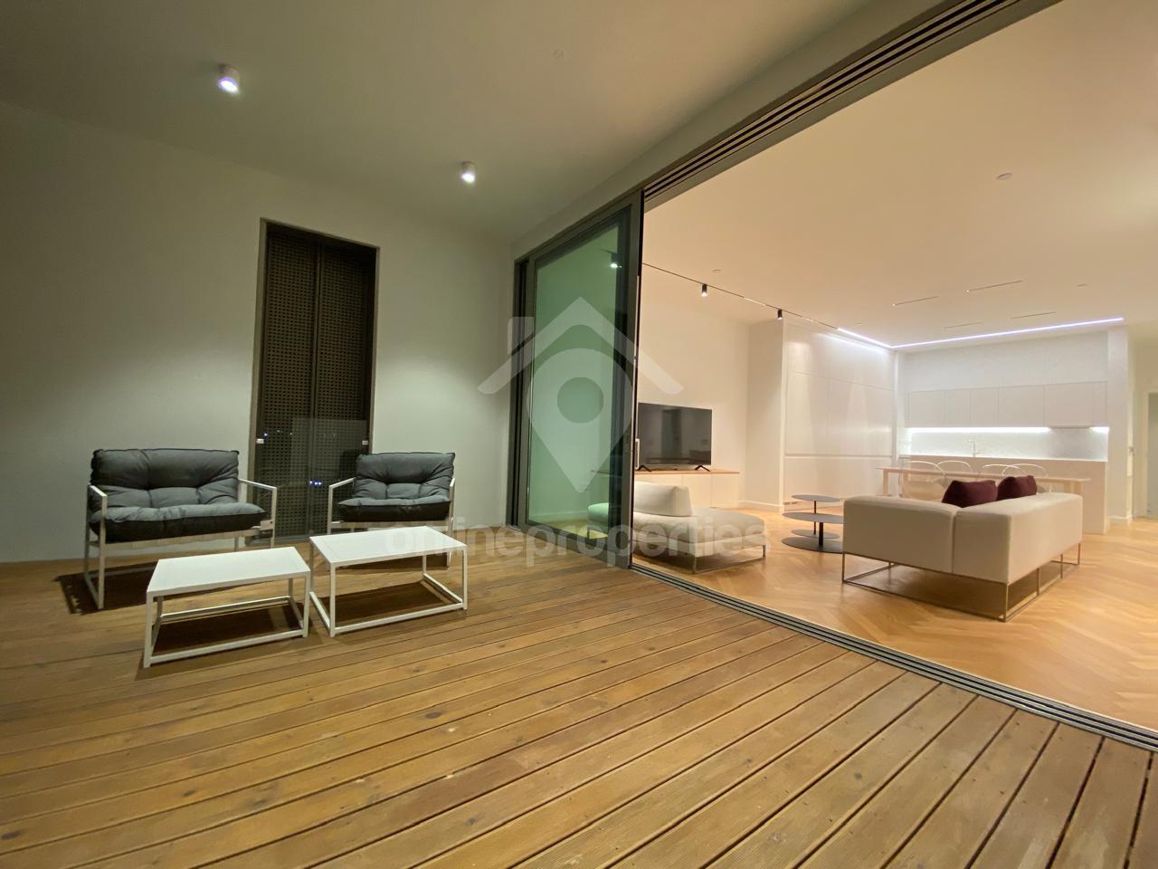 To change image, hover mouse over thumbnails below