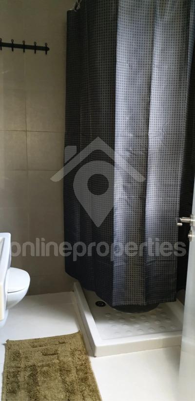 To change image, hover mouse over thumbnails below